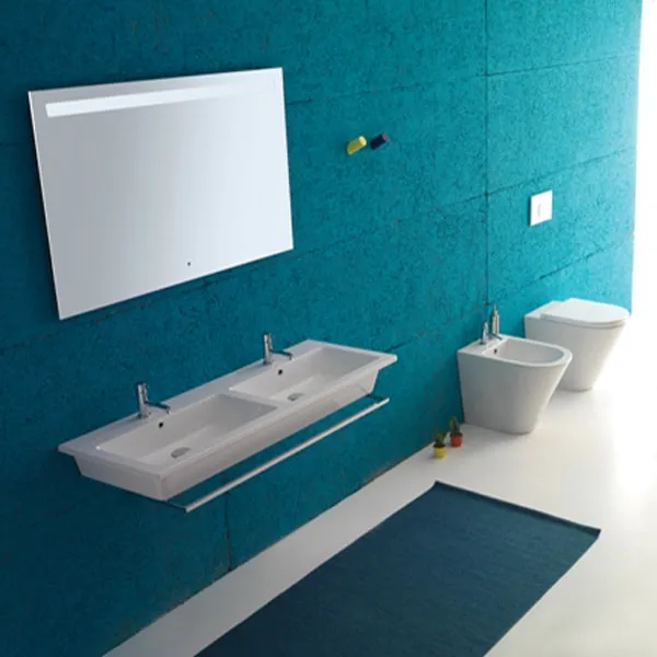 Collezioni Ceramica Globo Forty3 Vaso Bidet Terra Lavabo Due Vasche Specchiera Copertina Sala Mostra Pieroni Lucca